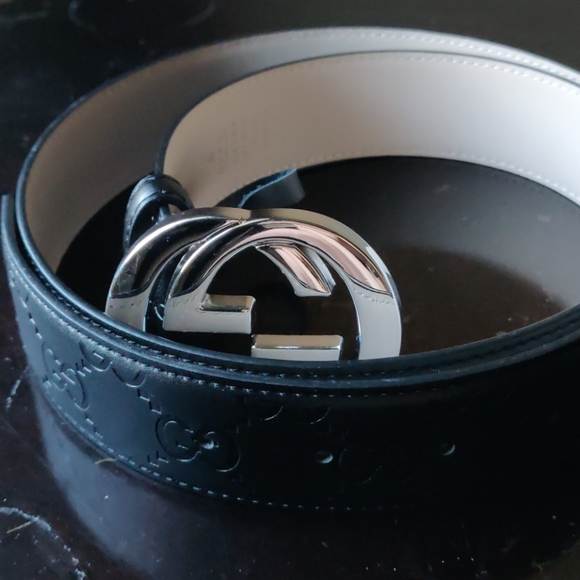 Silver Buckle Black Gucci Belt - Picture 1 of 2